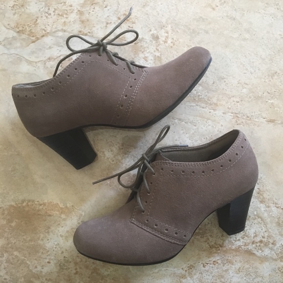 clarks lace up heels